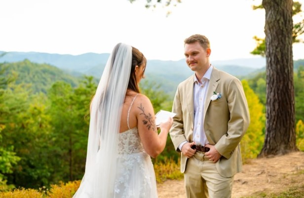 Elope in Gatlinburg, TN: Venues, Costs and Marriage&nbsp;Licenses